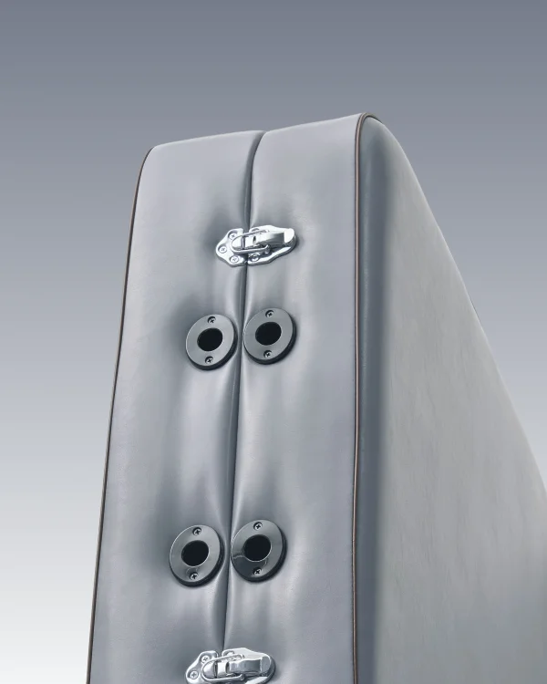 Совершенная обивка:
Мягкая и износостойкая.
