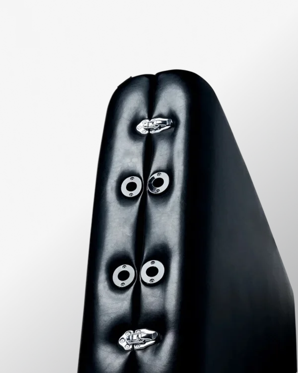 Совершенная обивка:
Мягкая и износостойкая.
