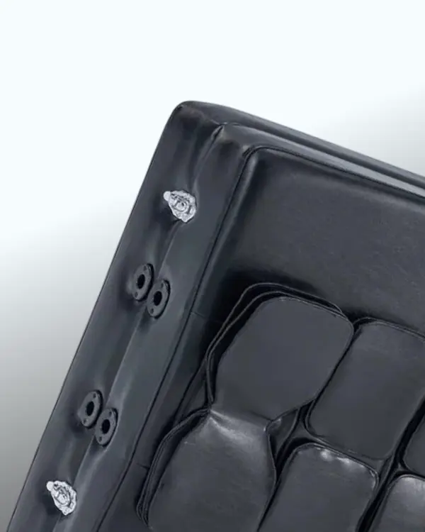 Совершенная обивка:
Мягкая и износостойкая.
