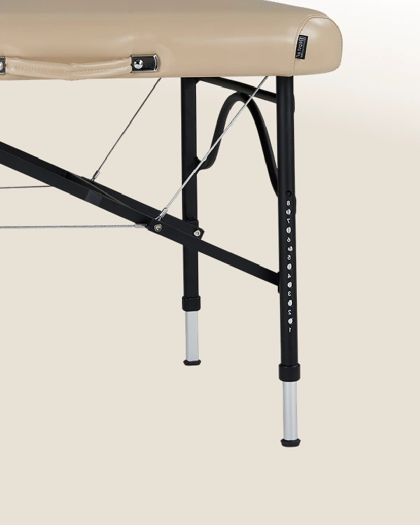 Быстрая регулировка высоты
с удобными шарнирами