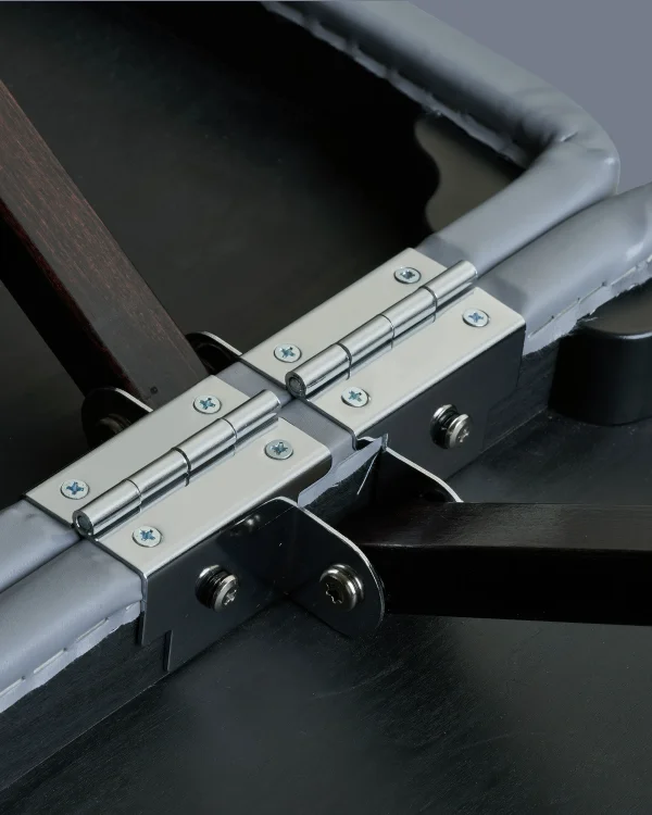 Надёжное основание
и бесшумная фурнитура