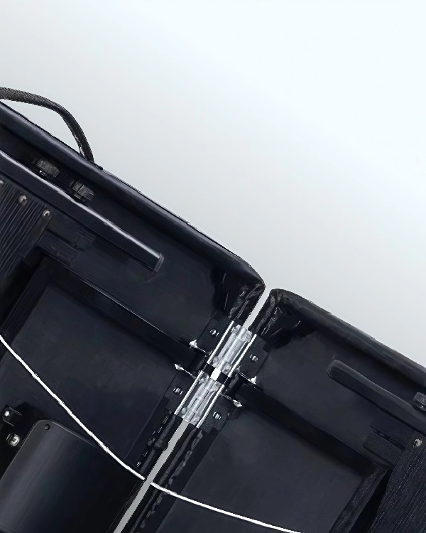 Надёжное основание
и бесшумная фурнитура